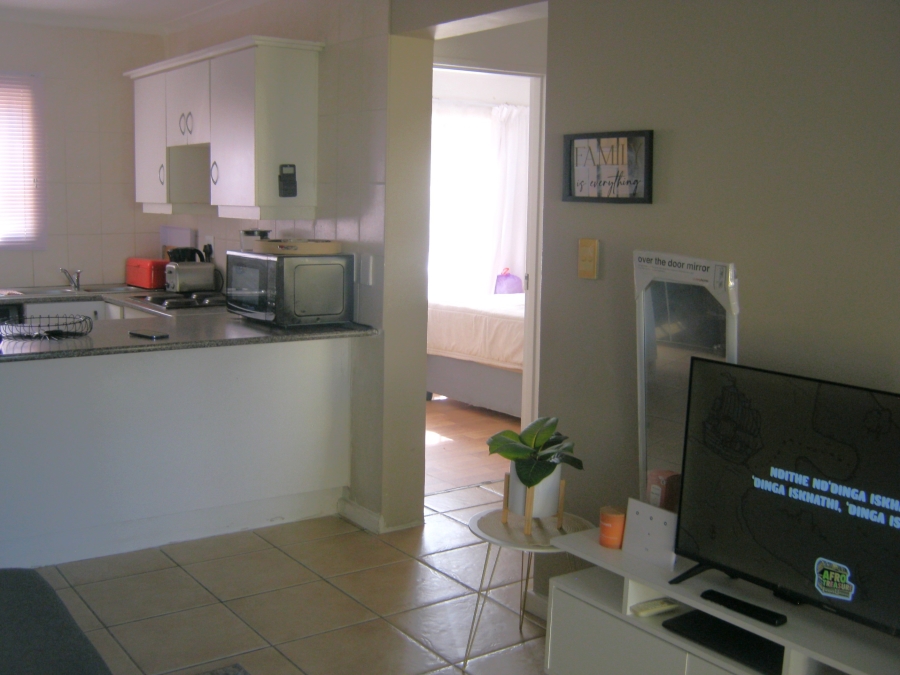 To Let 2 Bedroom Property for Rent in Guldenland Western Cape